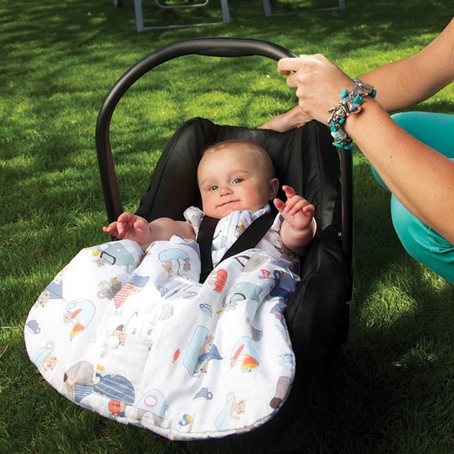 7 Hacks To Keep Your Baby Warm In A Cold Car