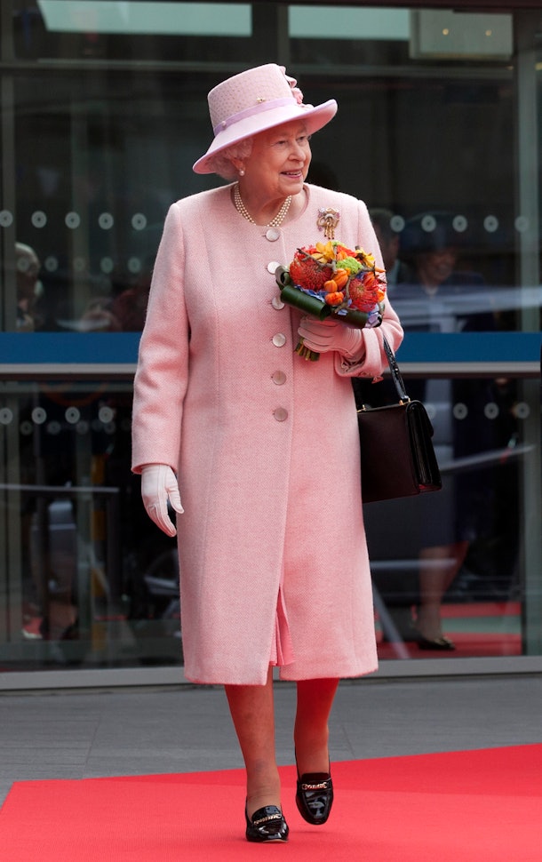 8 Queen Elizabeth Halloween Costumes To Bring Out Your Inner Queen