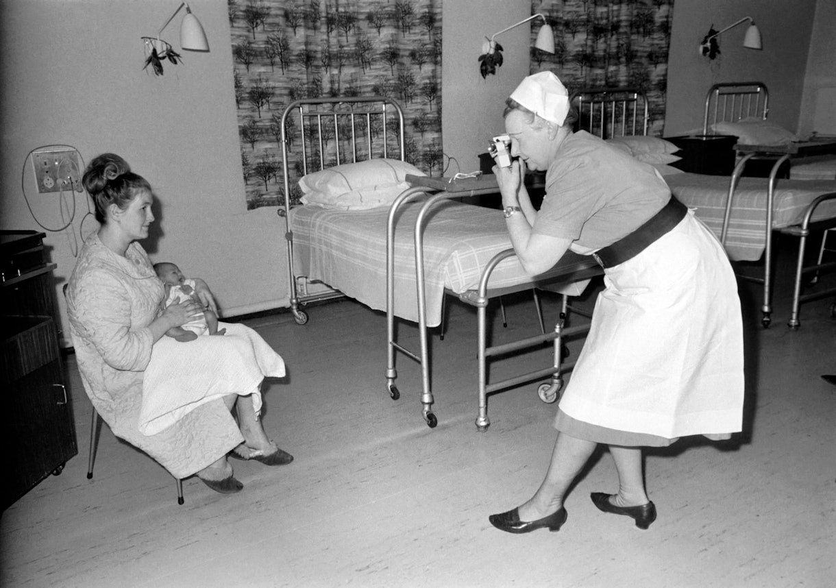 These 25 Vintage Maternity Ward Photos Prove That Motherhood Is Timeless