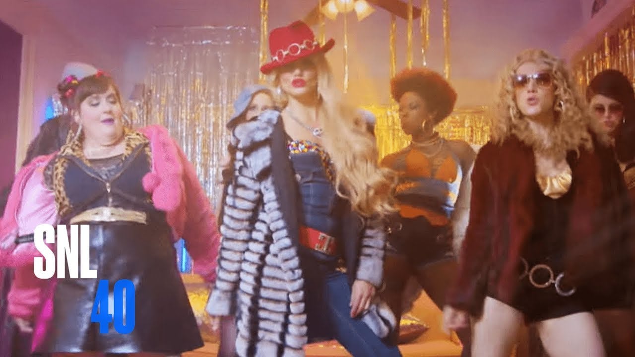 7 'SNL' Thanksgiving Skits To Entertain You After Your ...