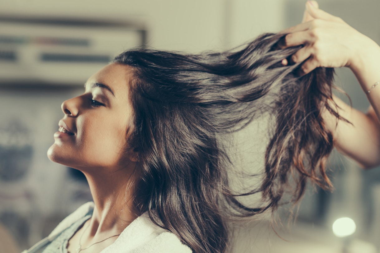 8 Ways To Tell If You re Losing Too Much Hair 8-ways-to-tell-if-you-re-losing-too-much-hair
