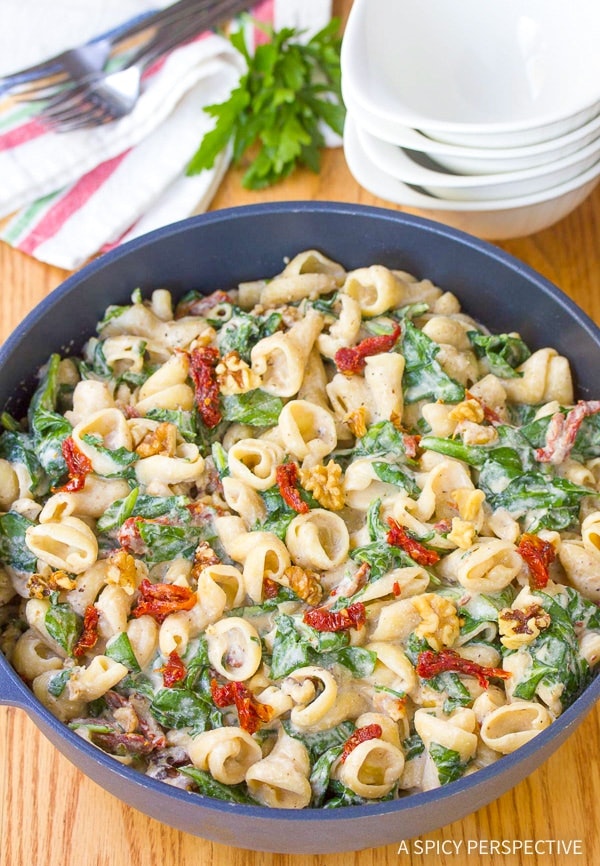 One-Pot Spinach Ricotta Pasta is an easy recipe for breastfeeding moms. 